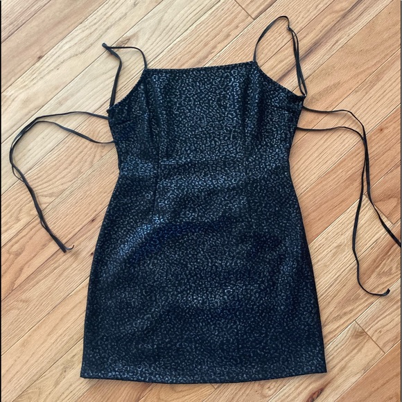 Urban Outfitters Small Strappy Back Black Dress Shimmery Print - Picture 4 of 8